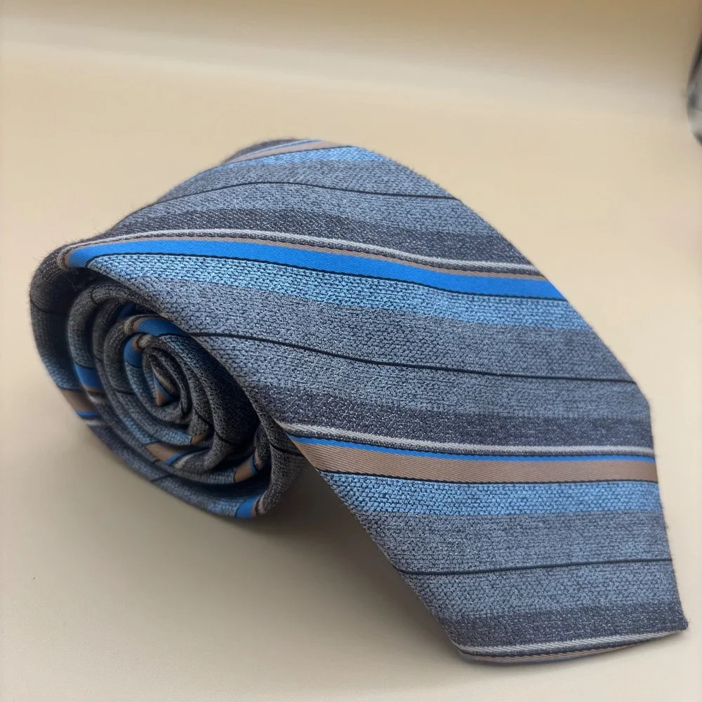 Etienne Aigner Mens Silk Blend Striped Necktie Grey Blue Tan Geometric 3.5 Inch